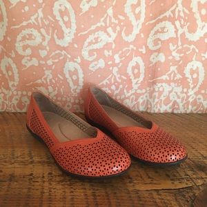 New Dansko Coral Flats